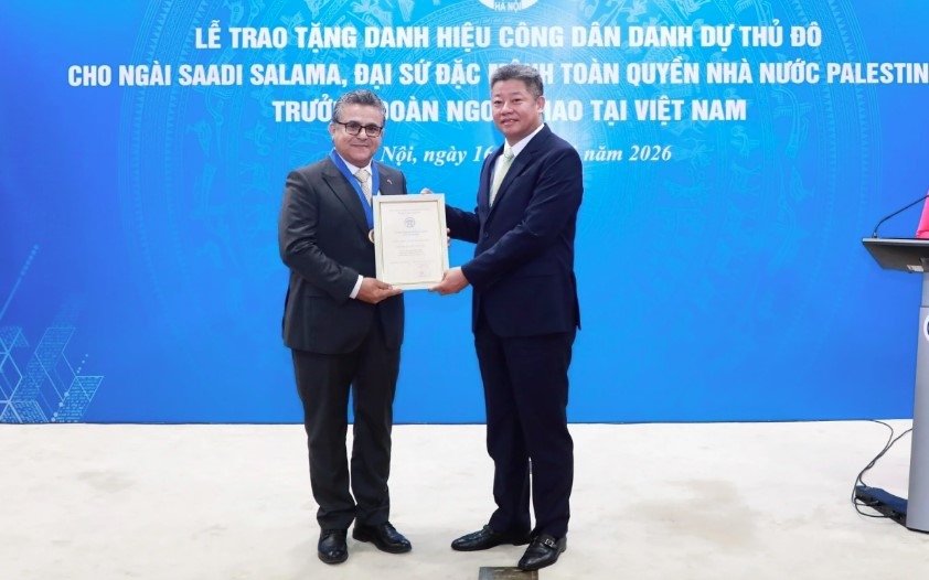 Hanoi confers honorary citizenship on Palestinian ambassador to Vietnam